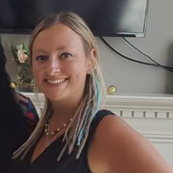 Meet your Posher, Kelsey!!! - Picture 3 of 4